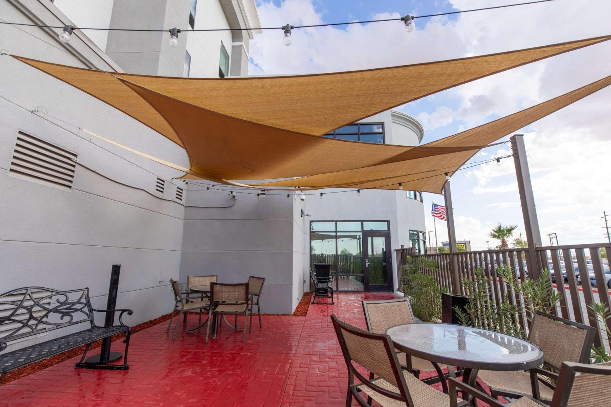 Hampton Inn El Centro Luaran gambar